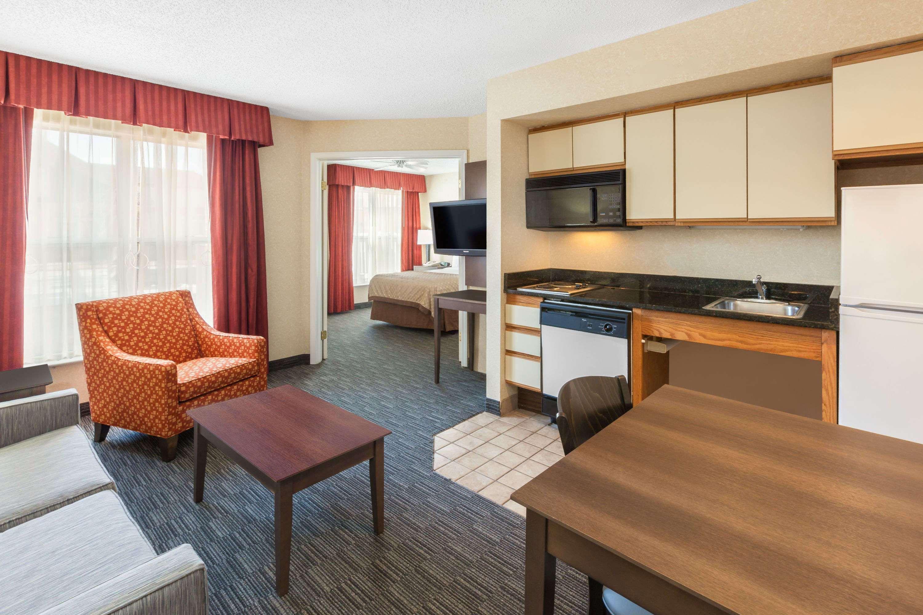 Affordable Suites Of America Detroit-Warren Esterno foto
