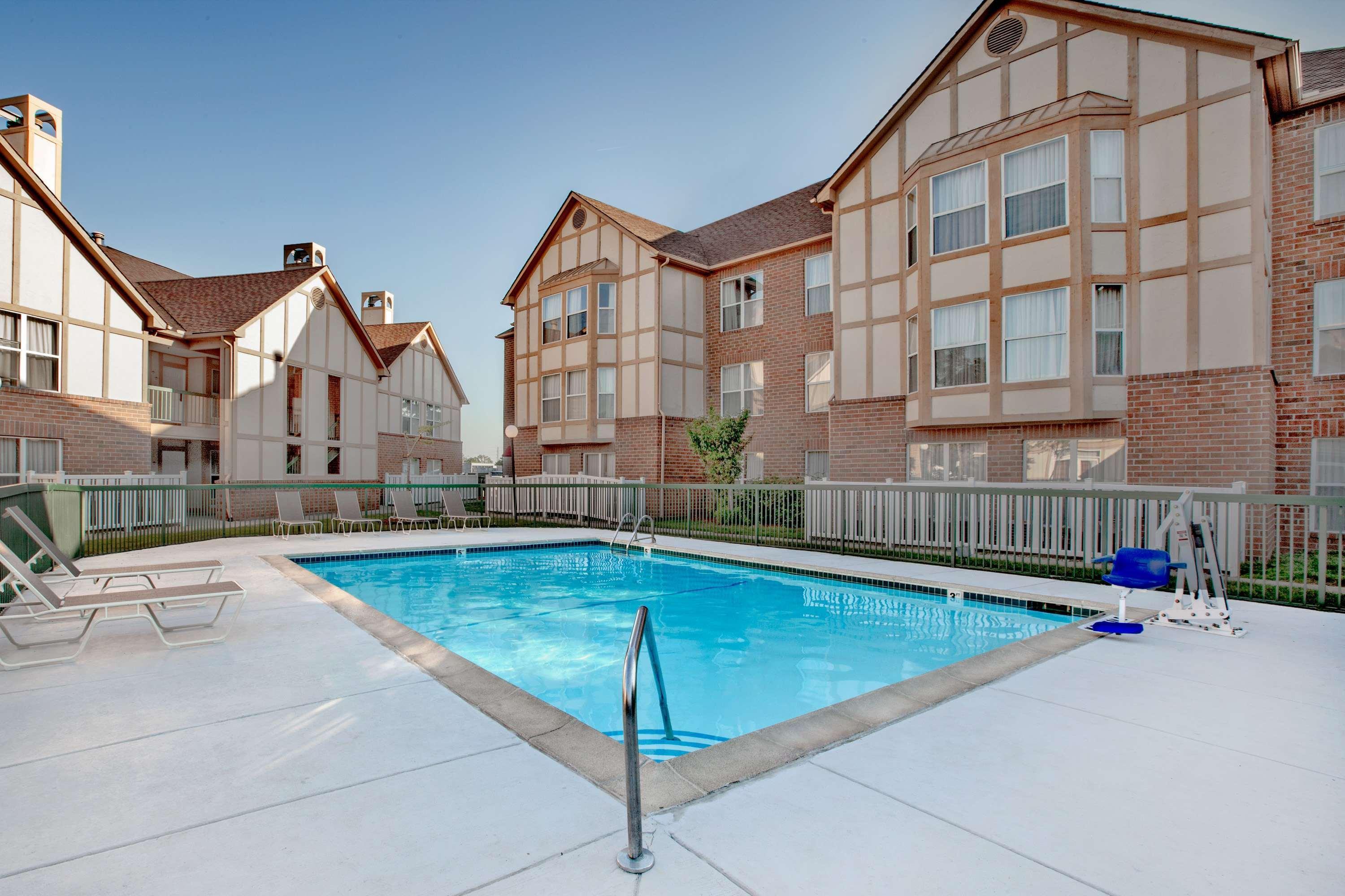 Affordable Suites Of America Detroit-Warren Esterno foto